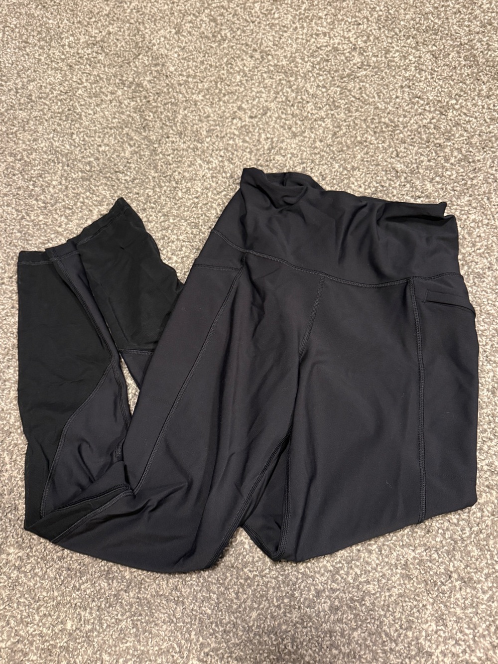 Old Navy Black PowerSoft Leggings with Mesh & Pockets